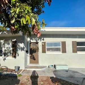 House for rent in Azalea Park area near to Semoran and 12 minutes away from airport