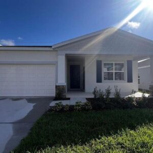 House for rent located just 10 minutes from Posner Park