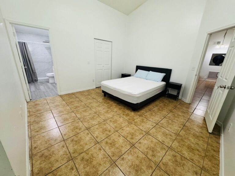 2 Room 4 Master 2