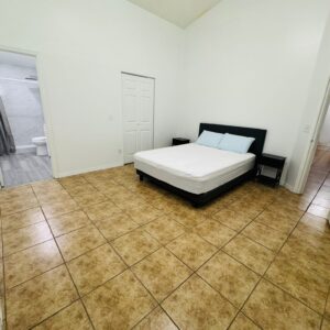 Master bedroom for rent in Davenport