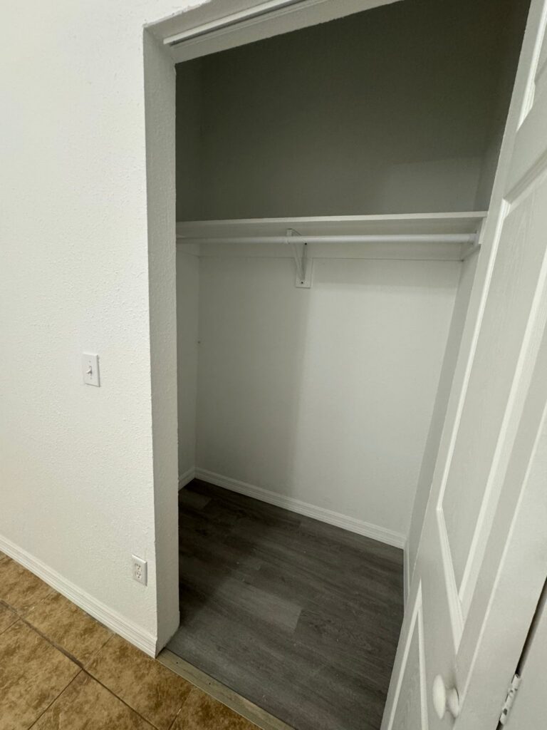6 Room 4 Master 2
