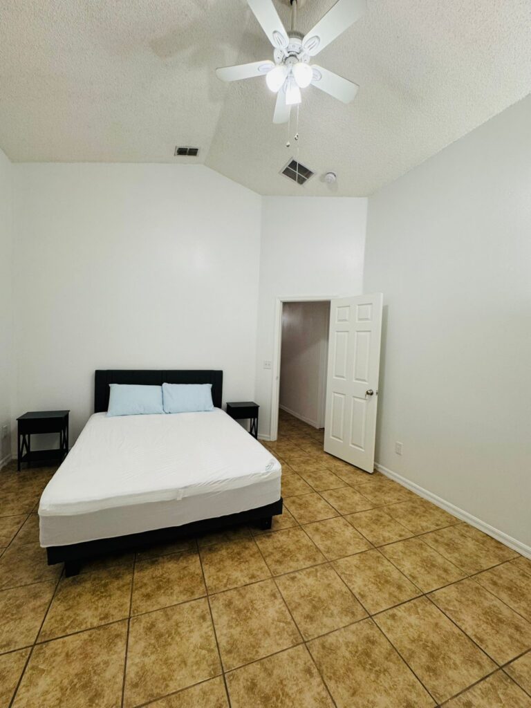 7 Room 4 Master 2