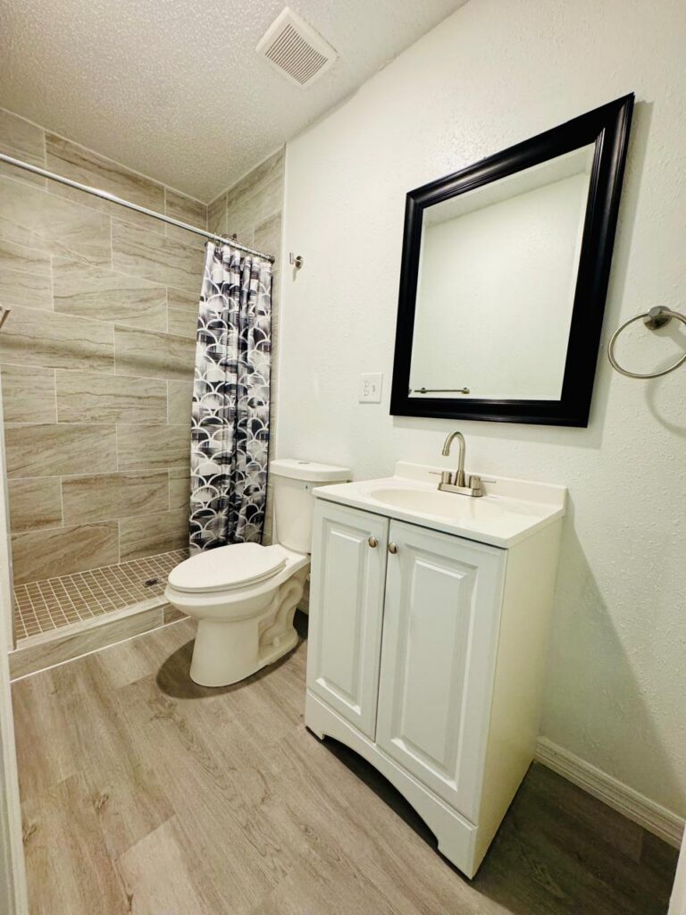 Private Bathroom 1 (1)